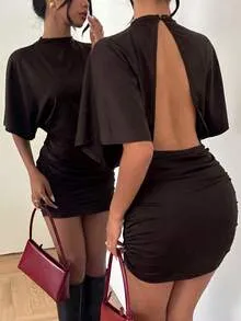 Vestido Corto Café con Espalda Descubierta — vista adicional