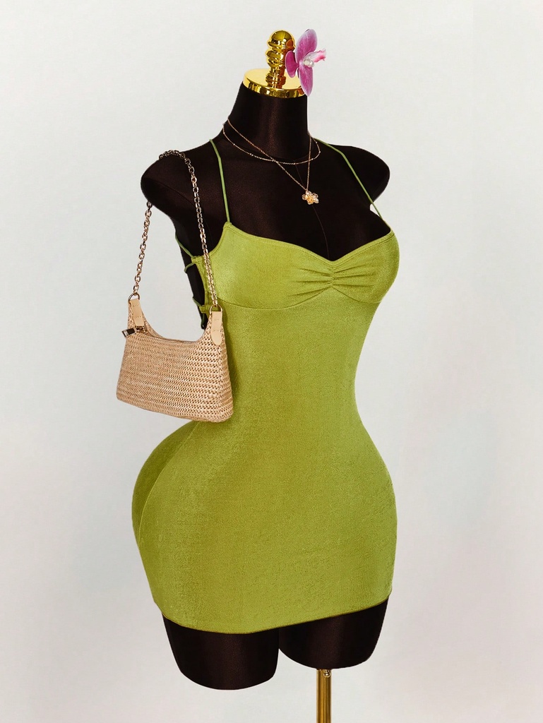 Vestido Corto Verde Olivo con Espalda Cruzada — vista adicional 2