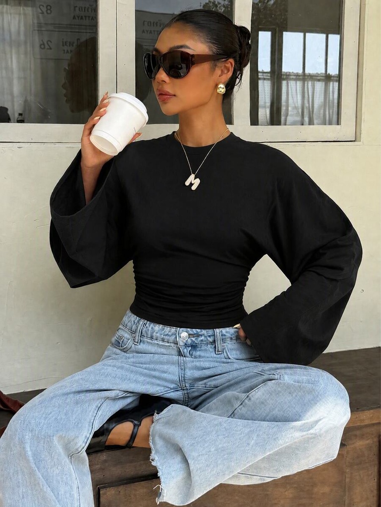 Blusa Negra de Manga Murciélago — vista 3