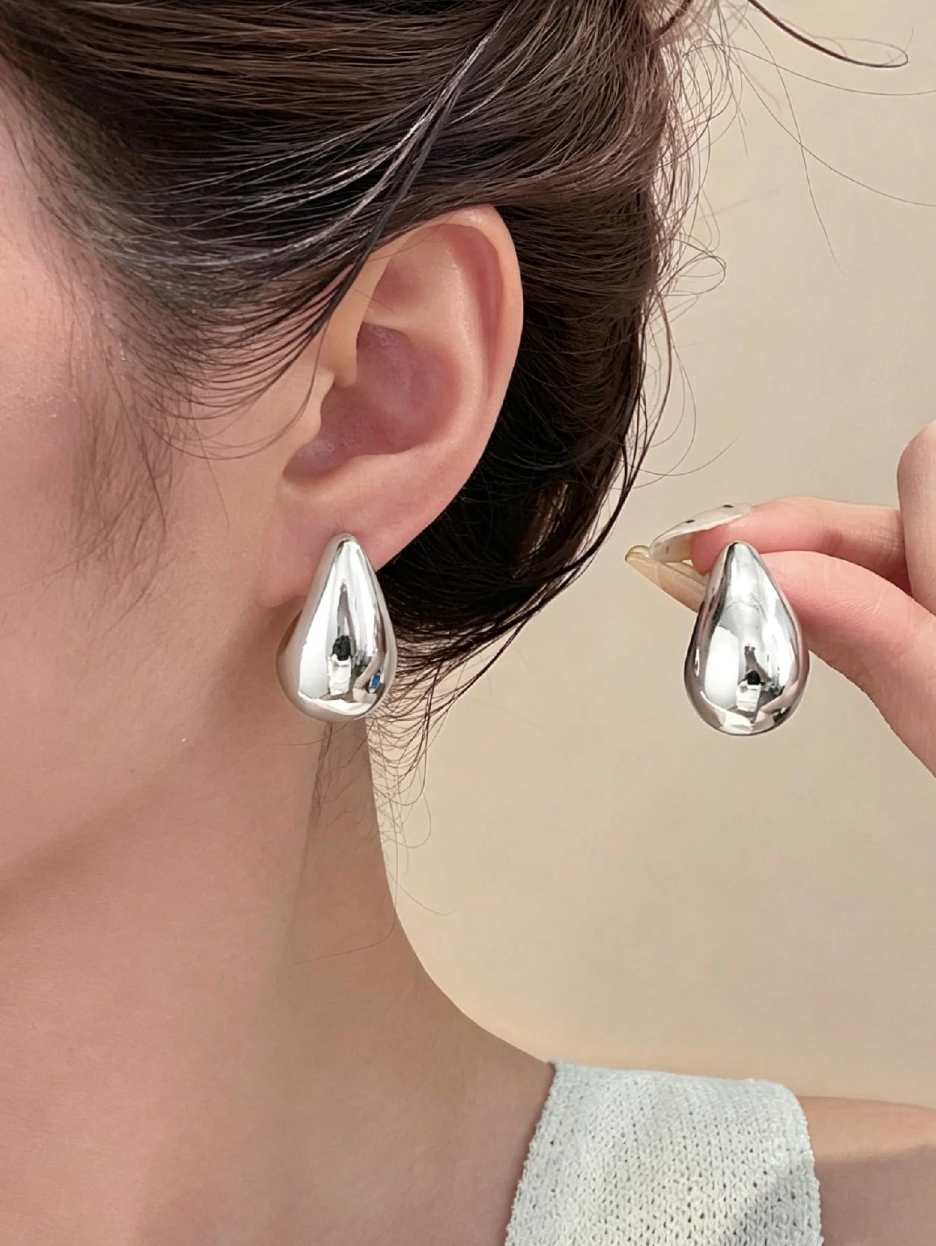 Par de Aretes Plateados Surtidos — vista adicional 2