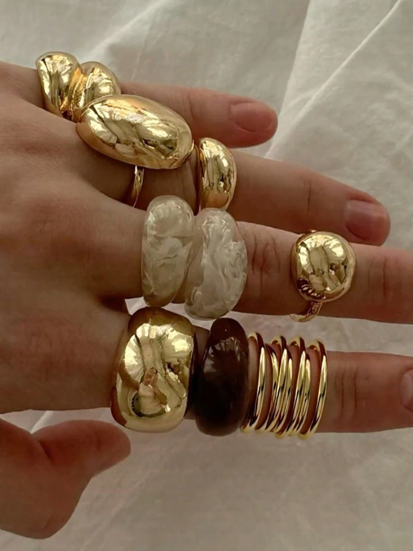 Set de 9 Anillos Chunky Dorados — vista adicional 1