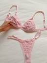 Conjunto de Brasier y Tanga Rosa con Encaje — vista 4