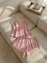 Pijama de Camisola y Short de Satín Rosa con Encaje — vista 3