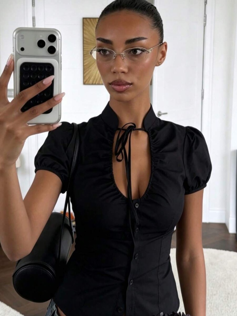 Blusa Negra Entallada con Moño — vista 2