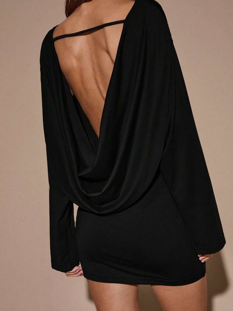 Vestido Mini Negro de Cuello Drapeado — vista 2