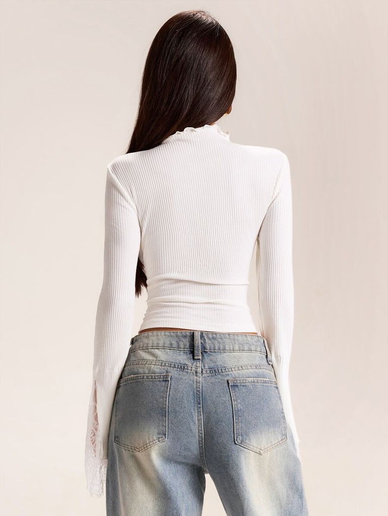 Blusa Blanca de Cuello Alto con Encaje — vista 1