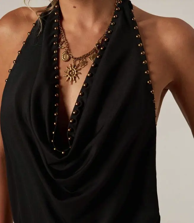 Blusa Negra de Escote V 